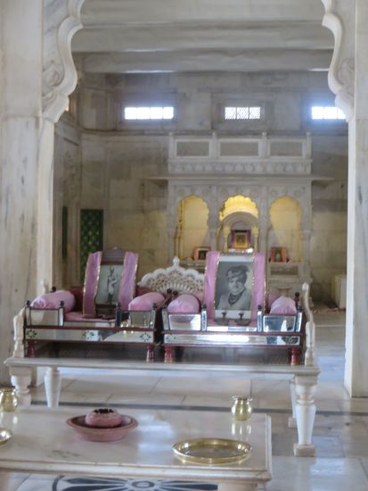 Zur Erinnerung an den zuletzt ver-
storbenen Maharadschas