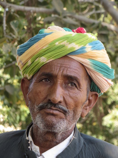 Der alte Mann hörte auch andächtig zu