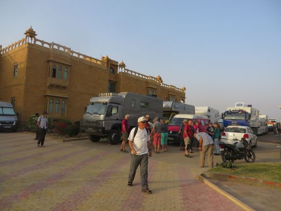 der Stellplatz am Hotel