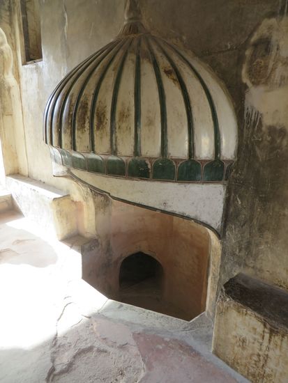 Alles wurde aus Marmor gefertigt, sogar der Abzug der Befeuerungsanlage