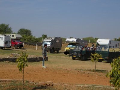die Jeeps holen uns zur Safari am Stellplatz ab
