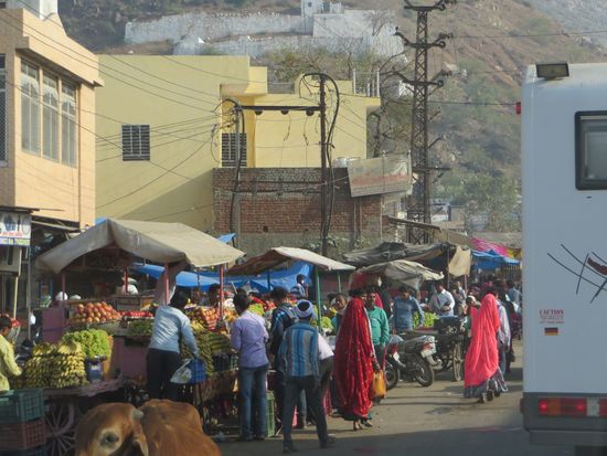 Durchfahrt durch ein Dorf