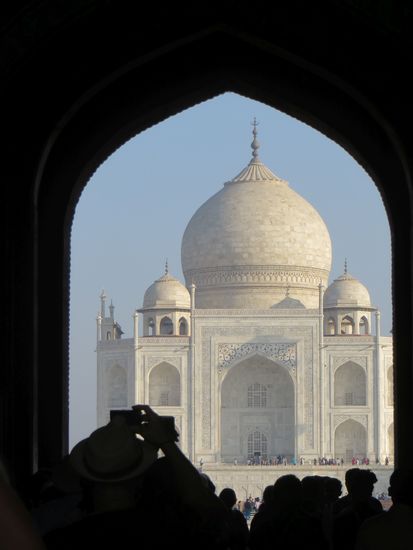 Der erste Blick auf das Taj Mahal durch den Torbogen