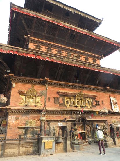 Der Tempel ist unversehrt geblieben.