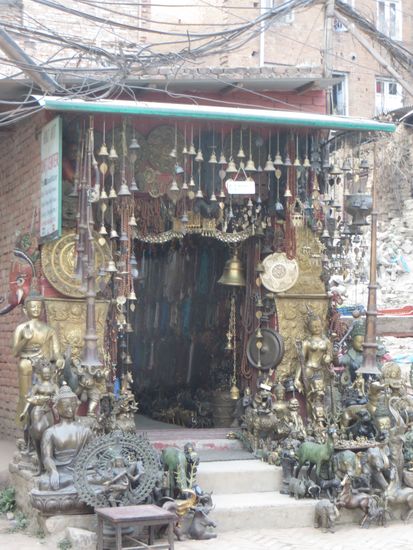 hier gibt es Souvenirs aus Bronze zu kaufen