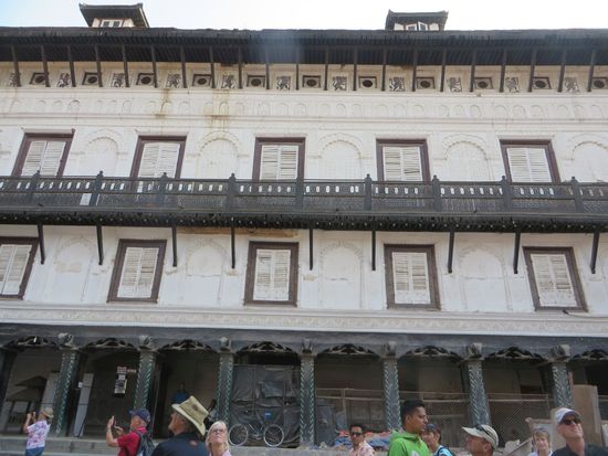 Der Königspalast, auch schwer in Mitleidenschaft durch das Erdbeben gezogen