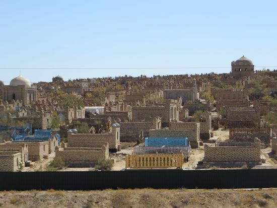 wieder einBlick über einen Freidhof