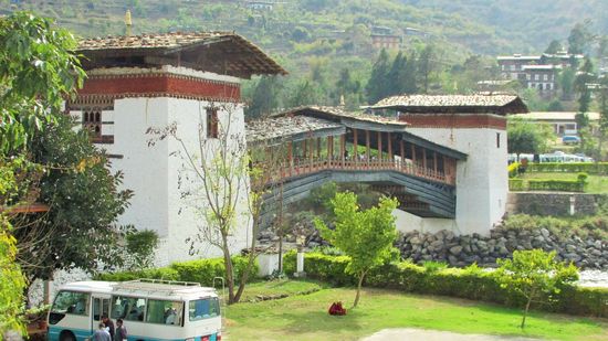 Der Zugang zum Dzong