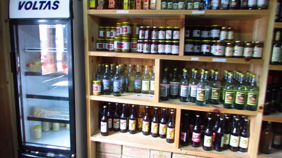 Nur noch ein Stück Käse liegt im Kühlschrank. Wir haben alles aufgekauft