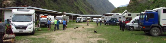 wir stehen im Klostergarten