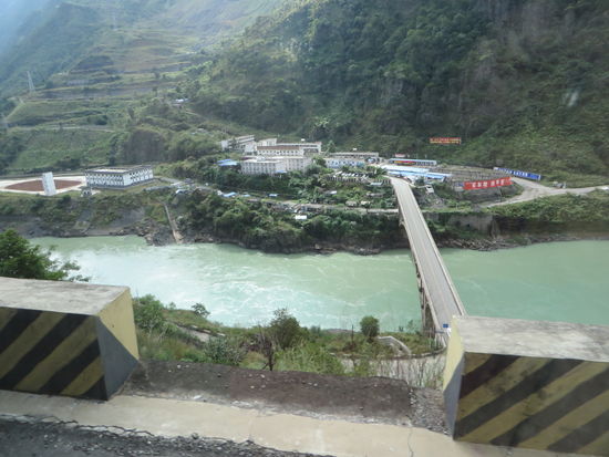 die Brücke über den Jangtse sind wir gefahren