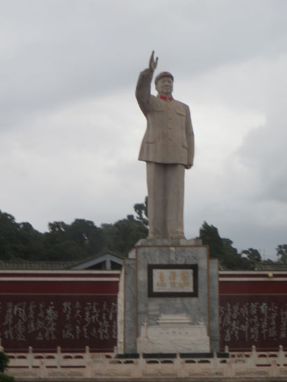 Mao begrüßt uns in Lijang
