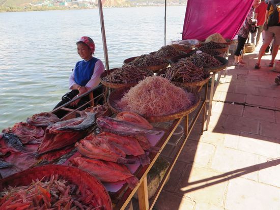 hier nur noch frisch und wartet auf die Käufer