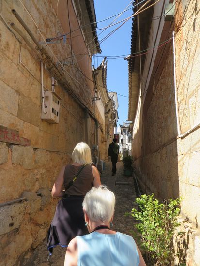 Wir sind dann durch die kleinen Gassen gelaufen, und haben mal hier mal da in die Höfe geschaut.