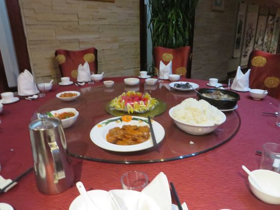 Am Abend haben wir dann ein Abendessen in einem Lokal im Eingangsbereich zu dem Steinwald.