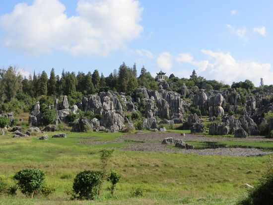 Wir fuhren dann mit dem kleinen Elektrobähnchen an Stellen, die dann nicht so überlaufen waren. Hier konnte man dann auch die Einzigartigkeit dieser Steinformationen genießen.