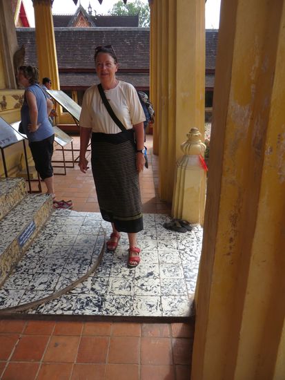 der lange Rock für den Tempel
