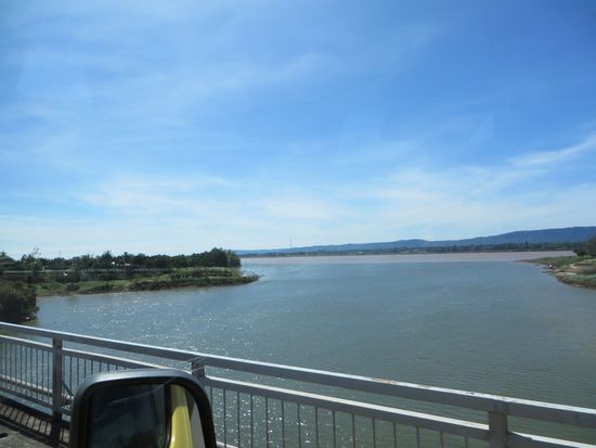 Wir überqueren den Mekong