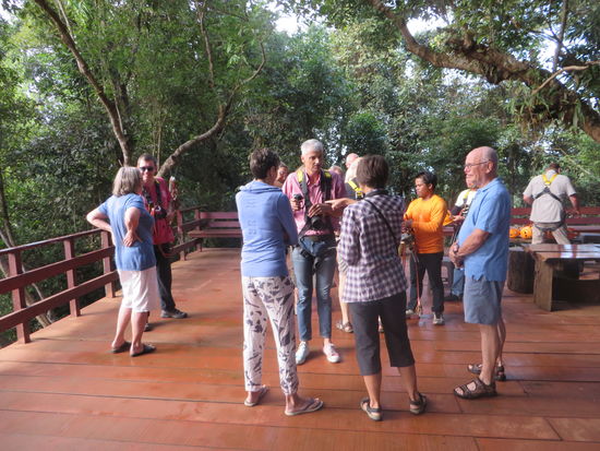 die letzten Gespräche bevor es auf die Zip-Line geht