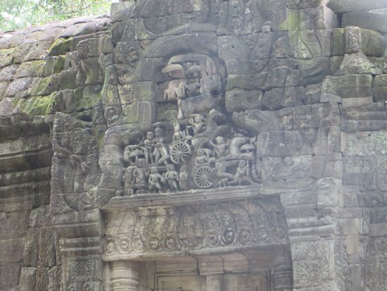 ein schön geschmücktes Tympanon