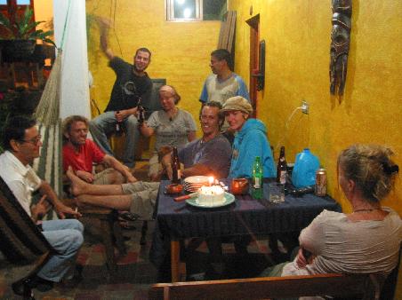 Mi cumpleanos y la gente de "interkontinental". Und sogar mit Geburtstagstorte!!!