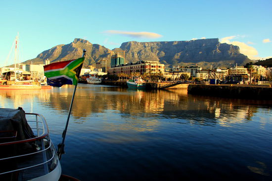 Von Waterfront aus auf Tafelberg
