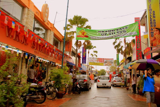 Uns gefällt das farbenfrohe Little India mit indischer Musik in den Straßen sehr gut