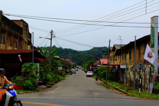 Auf Mopeds sind fast gleich viele Frauen wie Männer zu sehen! Sowieso nehmen wir die malaischen Frauen als selbstsicher und emanzipiert wahr