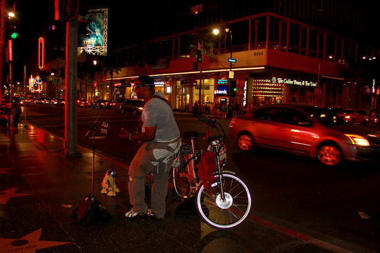 Ein Strassenkünstler neben dem anderen