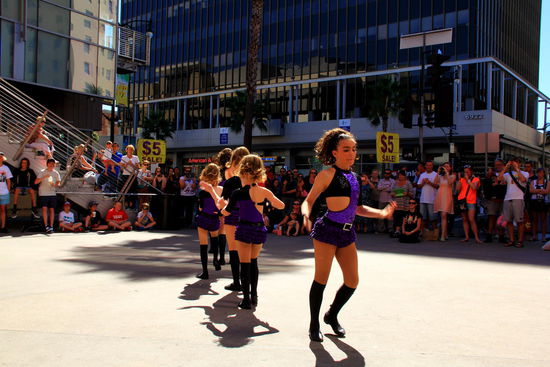 Morgendliche Kindertanzshow zu unserem Zmorge