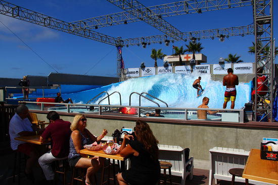 So soll das Surfen leichter gelernt werden...20m weiter wäre der echte Strand