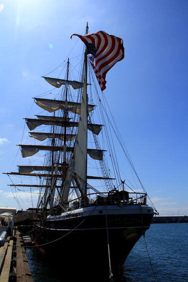 Im Maritime Museum von San Diego können diverse nostalgische Schiffe betrachtet werden