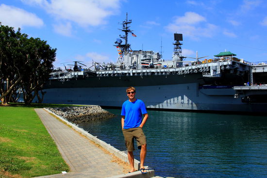 Der Weltkrieg II- Flugzeugträger Midway ist dabei die Hauptattraktion