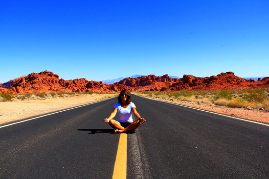 Durchs Valley of Fire, welches nur etwa 40min. von Vegas entfernt liegt