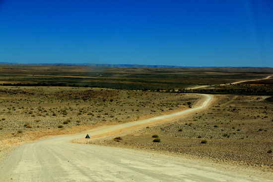 Straße vom Roadhouse zum Canyon