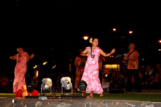 Die Frau links hat bereits ein stolzes Alter - Respekt! 