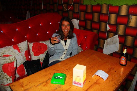 In einer der Bars mit Live-Musik lassen wir den Abend ausklingen...Prost