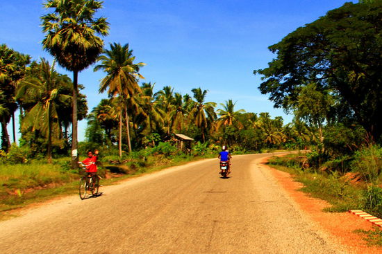 Zwischendurch sogar auf geteerten Straßen