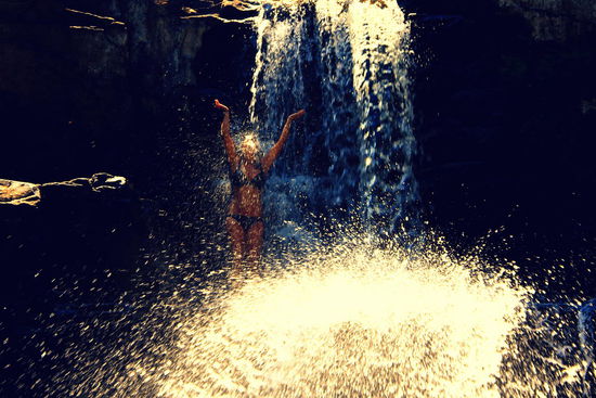 Herrlich, wiedermal baden wir in einem Wasserfall
