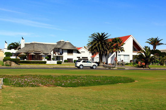 Überall stilvolle und "bonzige" Hütten...Wir können uns kaum entscheiden, welches uns am besten gefällt 