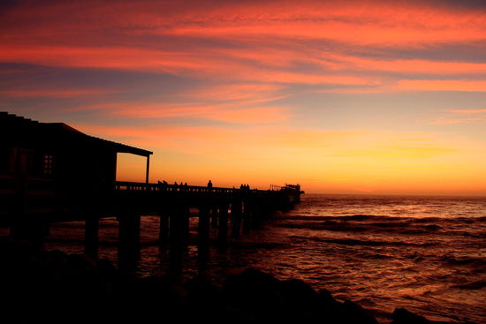 Swakopmund: Ganz zuhinterst auf dem Ozean liegt das Restaurant "The Jetty", wo wir an meinem Geburtstag essen 