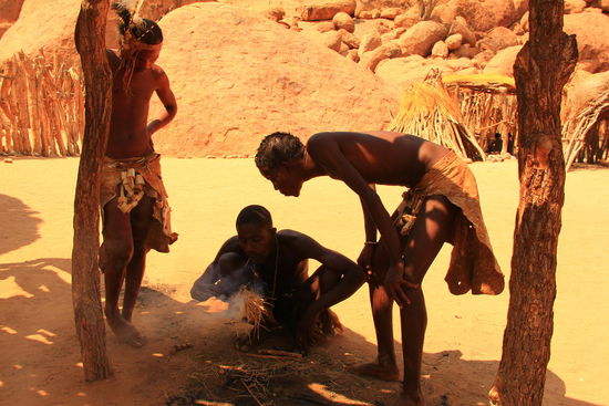 Ein Mann, der kein Feuer zustande bringt, bekommt auch keine Frau