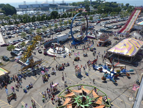 Aussicht vom Riesenrad auf die CNE