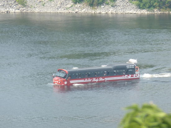 mit dem Lady Dive übers Wasser