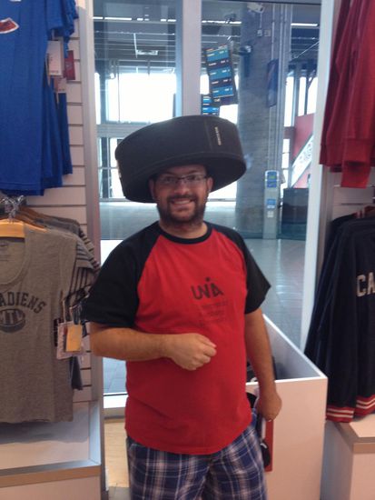 Spaß im Gift Shop der Canadians