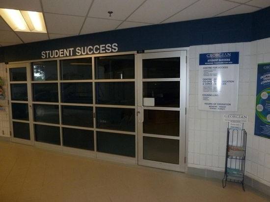 Hier leider geschlossen. Das Coop Center am Georgian College