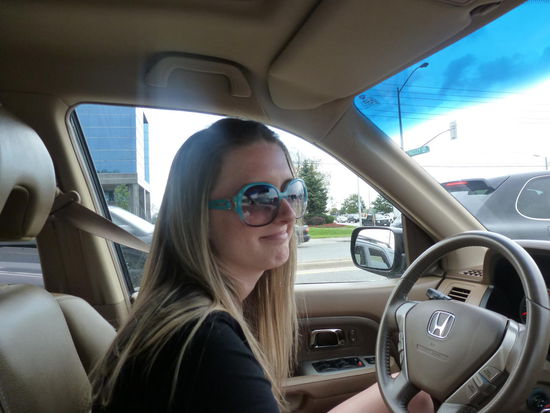 Mit Lindsey auf dem Weg zum Shoppen. Als wir die Ausfahrt verpassen und parallel zum Highway wieder zurück müssen, artet die Fahrt ein wenig in Stress aus 