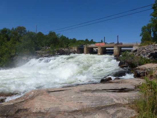 White Falls. Schön anzusehen ist es auf jeden Fall!