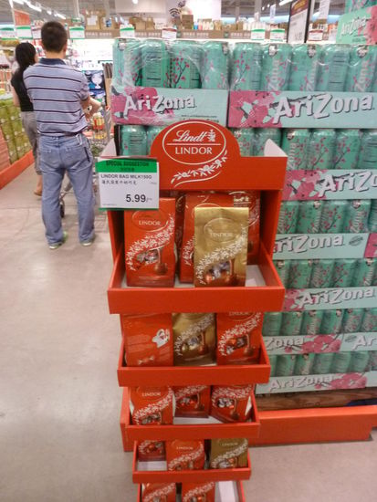 Auch im Asia Markt gibt es Lindt Schokolade