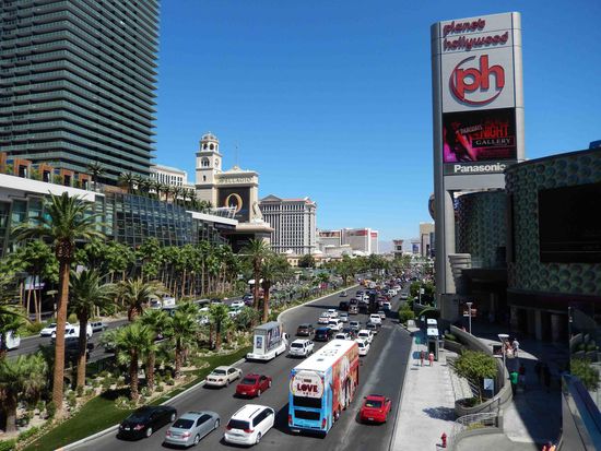 Hier ist nur ein Teil des Verkehrs zu sehen - eine Herausforderung hier Auto zu fahren.